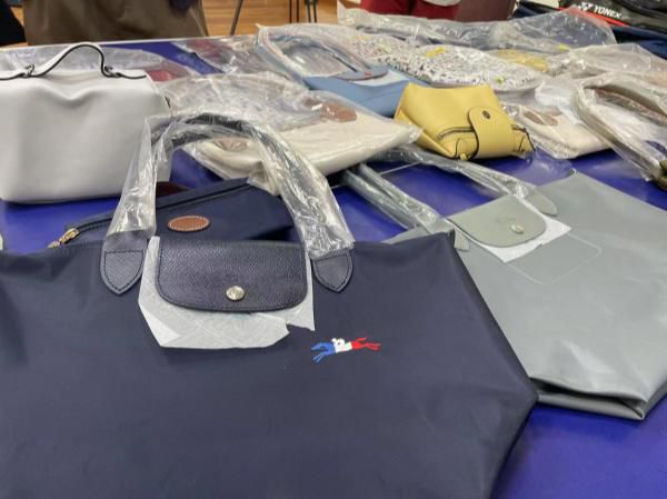 品牌包包直播卖货 IMGf48e389446e866739458253.jpg
